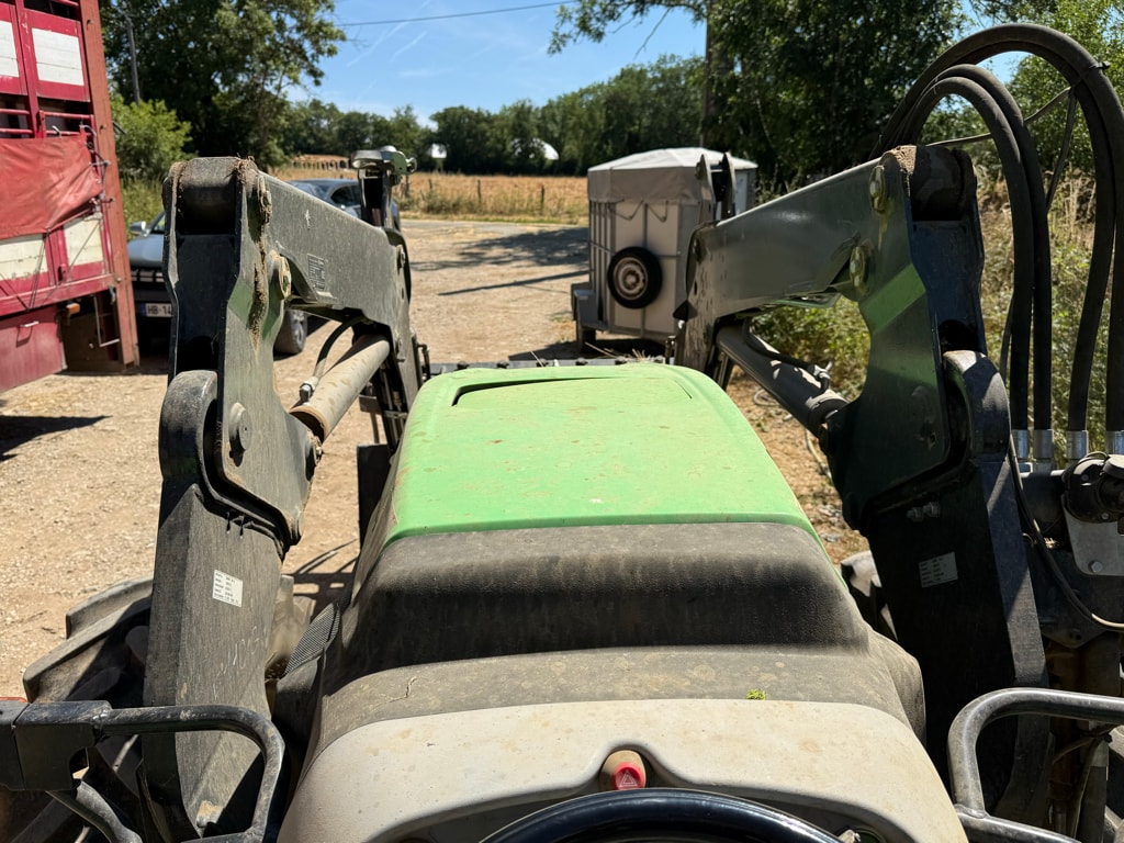 Tracteur chargeur DEUTZ FAHR 5105g B - photo slide 15