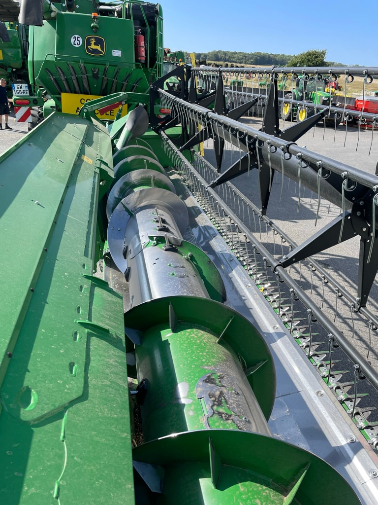 Moissonneuse JOHN DEERE T560 - photo slide 6