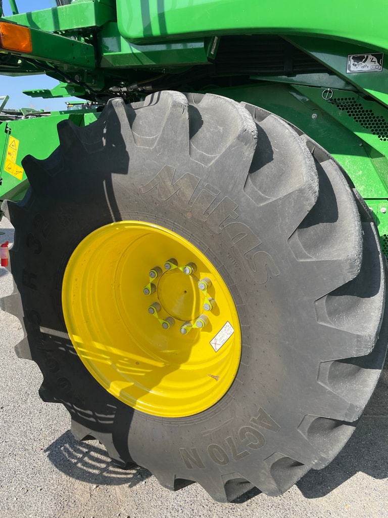 Moissonneuse JOHN DEERE T560 - photo slide 21