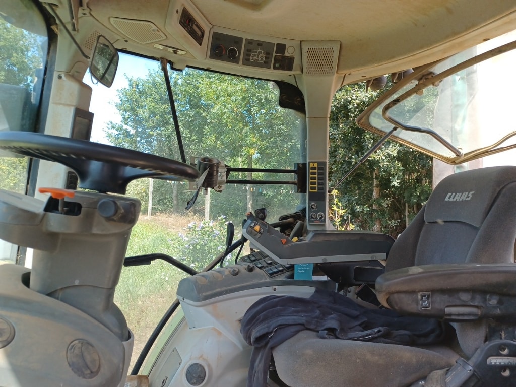 Tracteur CLAAS ARION 620 - photo slide 11