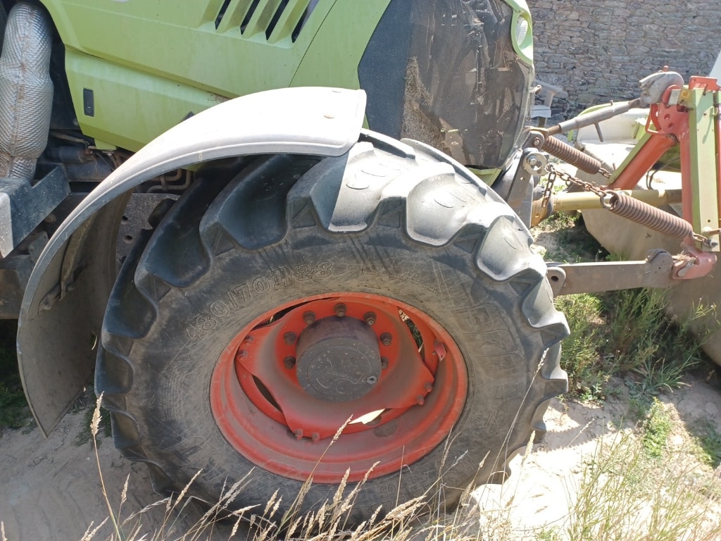 Tracteur CLAAS ARION 620 - photo slide 5