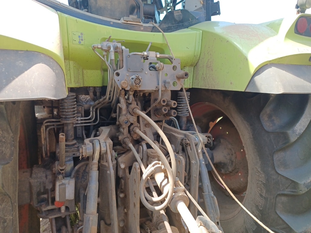 Tracteur CLAAS ARION 620 - photo slide 7
