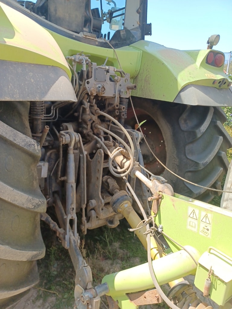 Tracteur CLAAS ARION 620 - photo slide 10