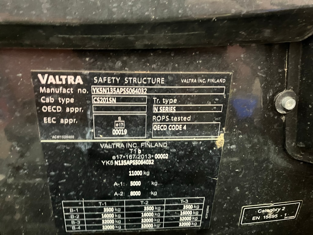 Tracteur VALTRA N135 ACTIVE - photo slide 5