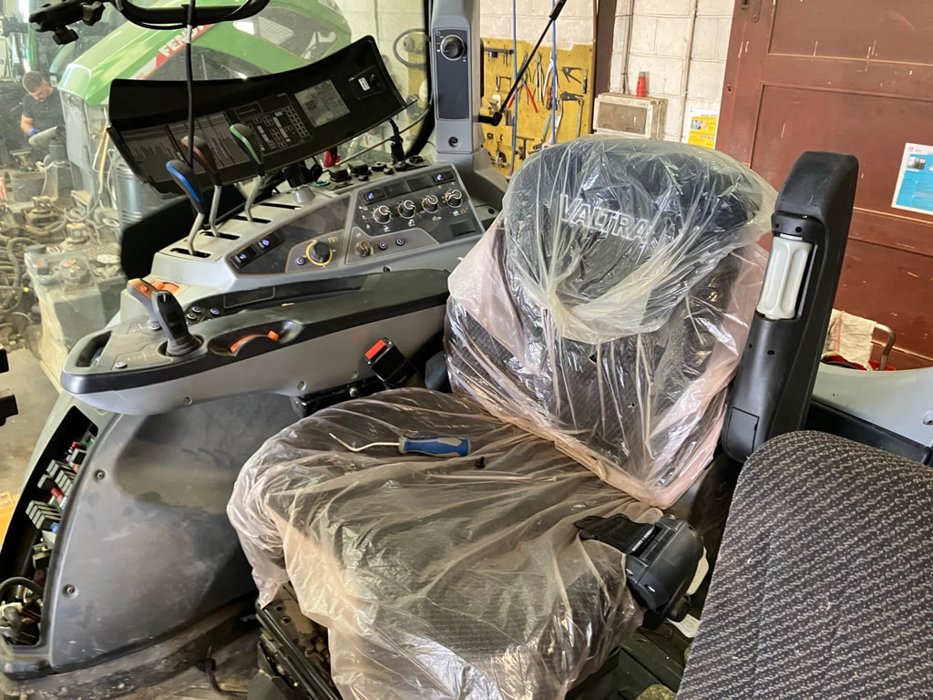 Tracteur VALTRA N135 ACTIVE - photo slide 9