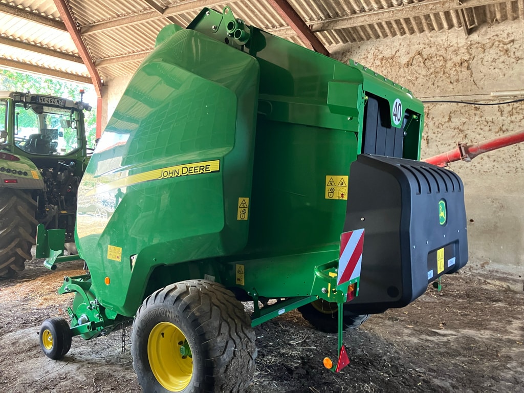 Presse balles rondes JOHN DEERE V461m - photo slide 4