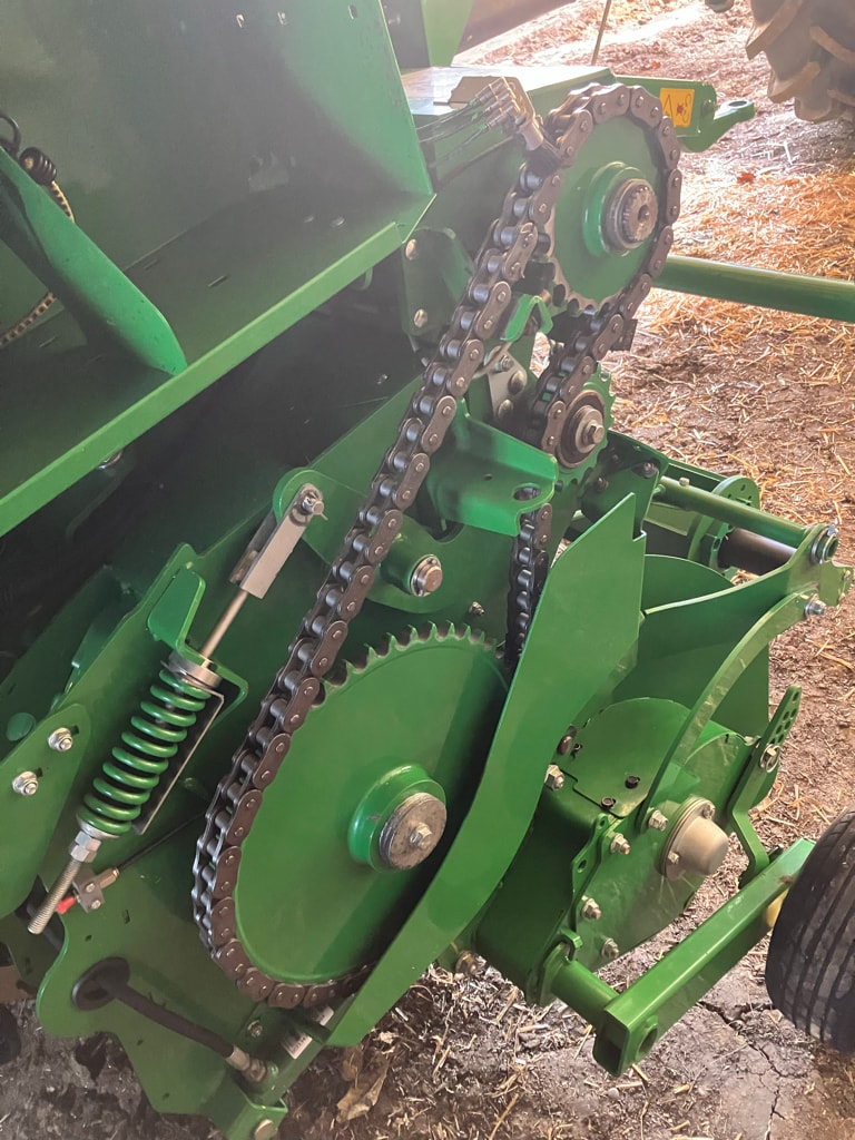 Presse balles rondes JOHN DEERE V461m - photo slide 11