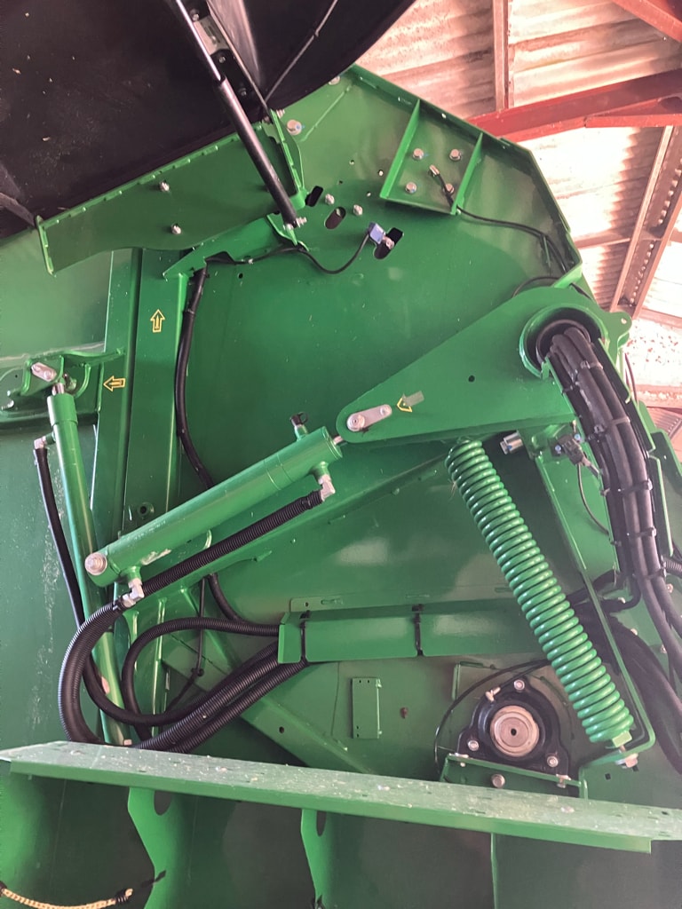 Presse balles rondes JOHN DEERE V461m - photo slide 14