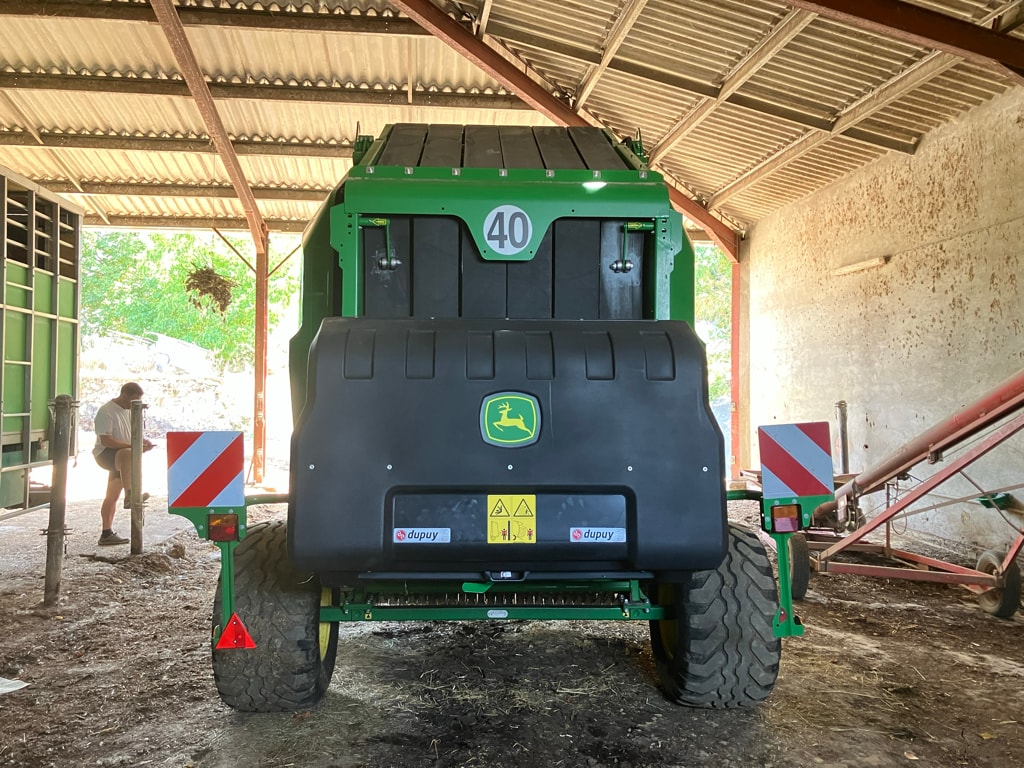 Presse balles rondes JOHN DEERE V461m - photo slide 16