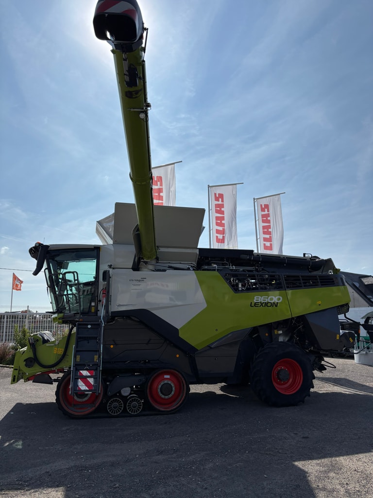 Moissonneuse CLAAS Lexion 8600 TT cemos 4x4 - photo slide 16