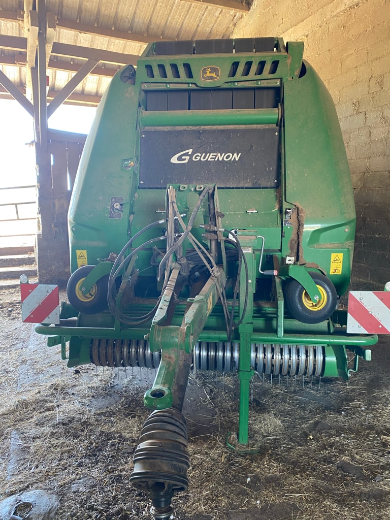 Presse balles rondes JOHN DEERE V461M - photo slide 3