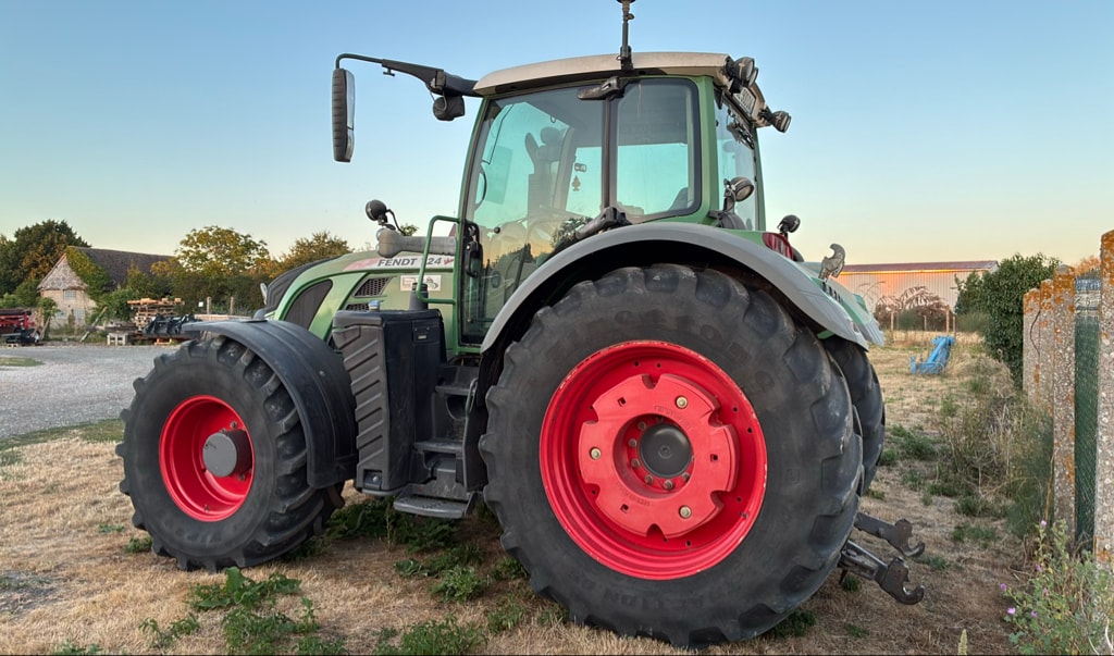 Tracteur FENDT 724 VARIO PROFI + - photo slide 3