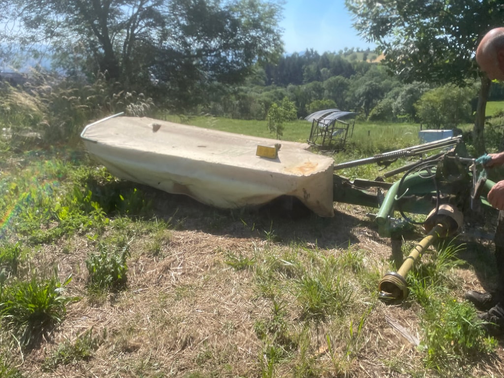 Faucheuse KRONE Am243s - photo slide 1