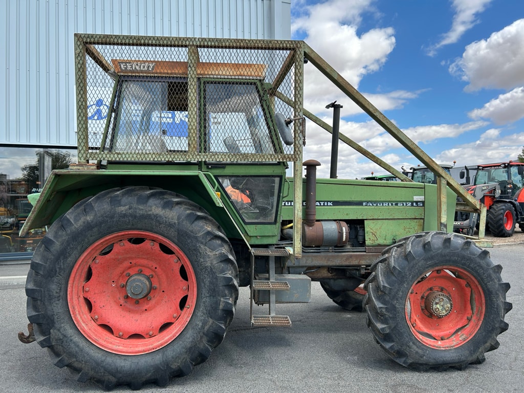 Tracteur FENDT FAVORIT 612 LS - photo slide 8