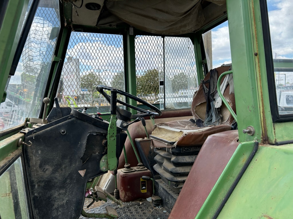 Tracteur FENDT FAVORIT 612 LS - photo slide 11