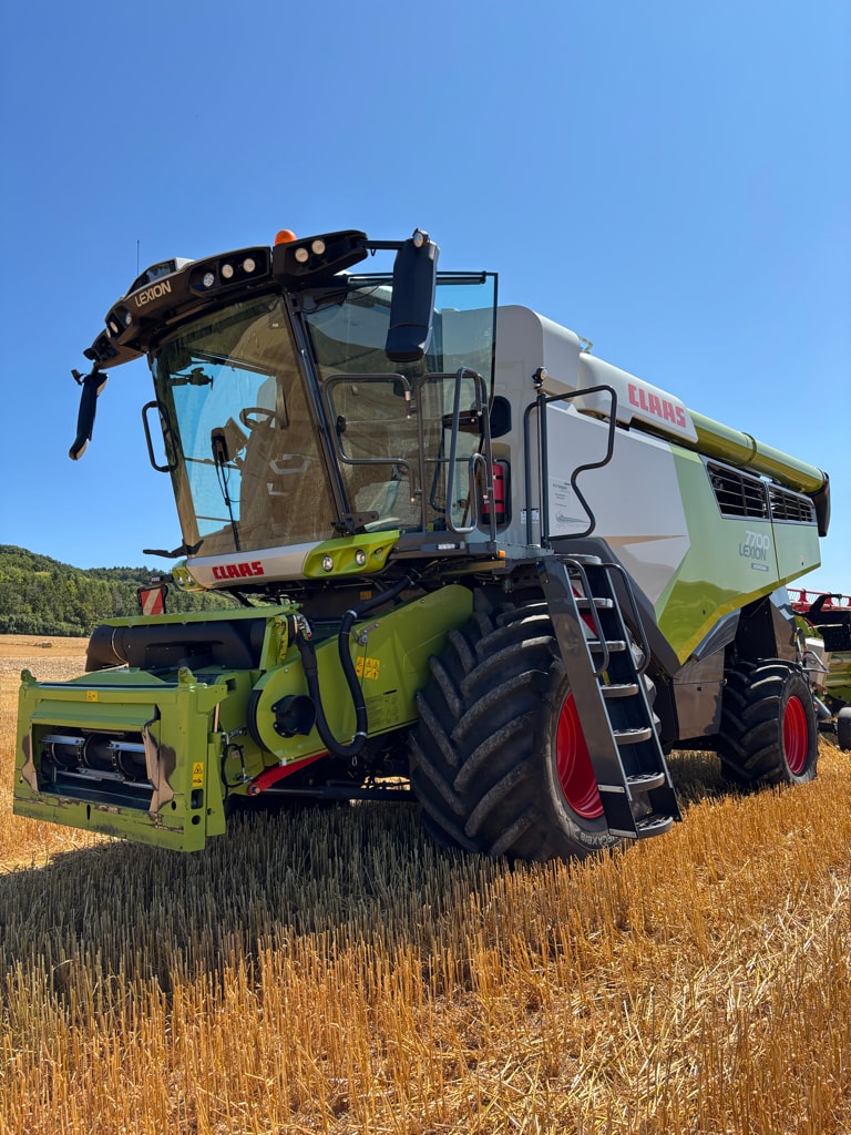 Moissonneuse CLAAS LEXION 7700 MONTANA - photo slide 1