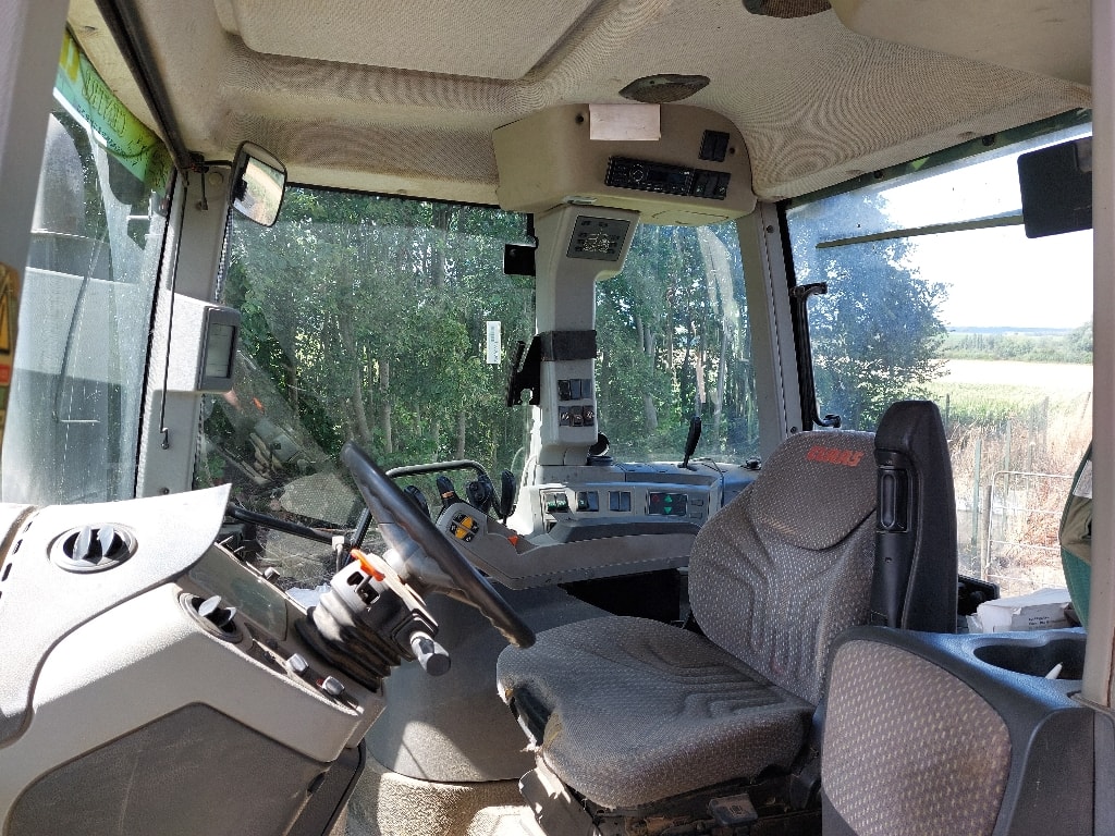 Tracteur CLAAS AXION 810 - photo slide 13