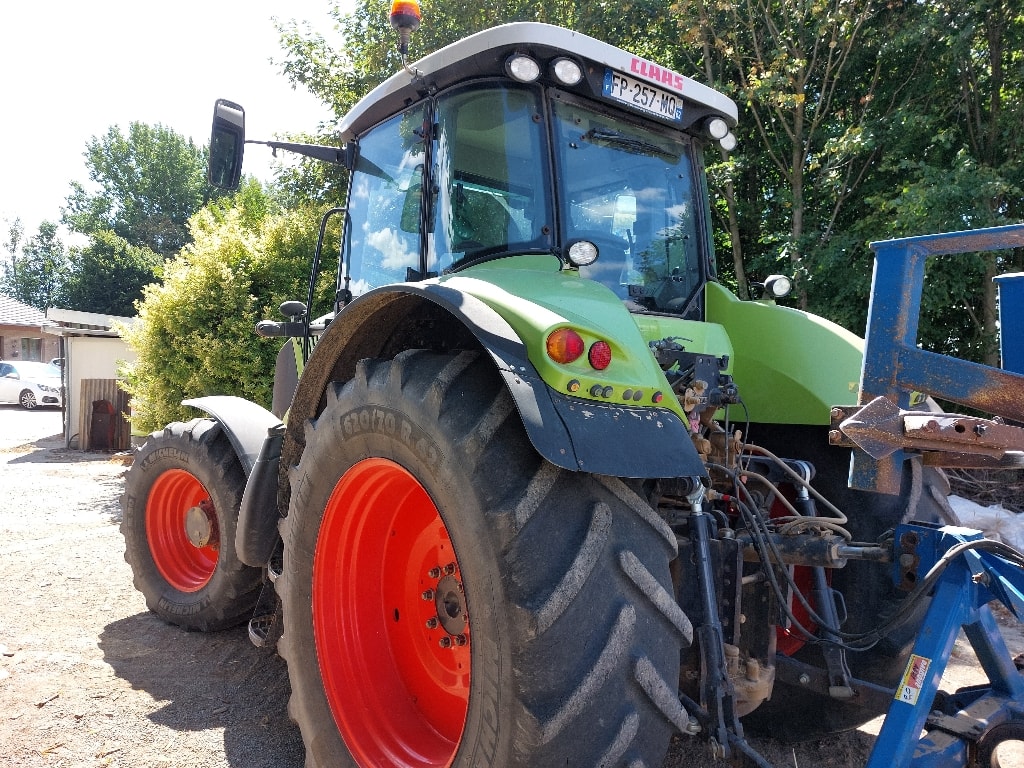 Tracteur CLAAS AXION 810 - photo slide 4