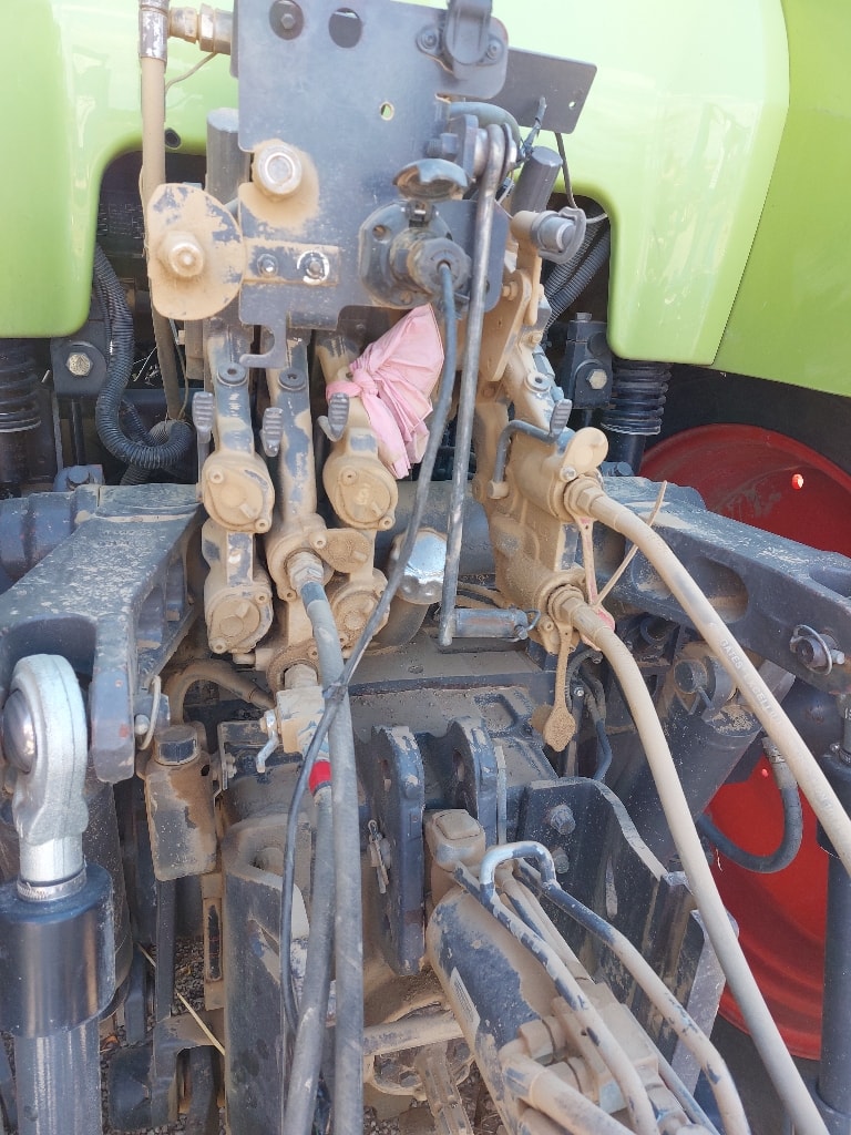 Tracteur CLAAS AXION 810 - photo slide 11