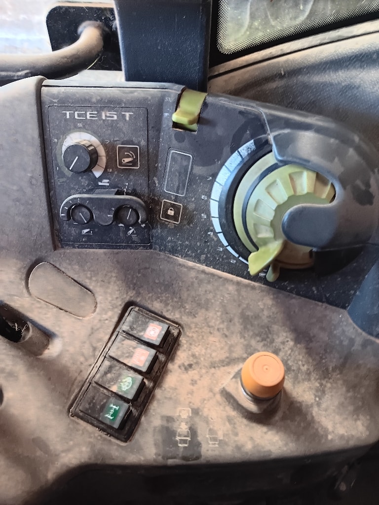 Tracteur CLAAS ARION 410 - photo slide 14