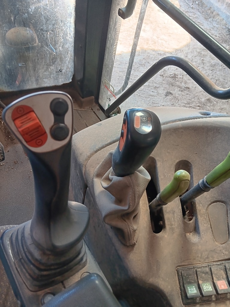 Tracteur CLAAS ARION 410 - photo slide 13