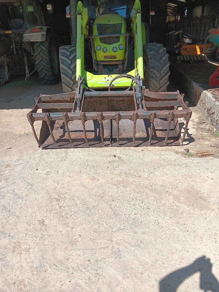 Tracteur CLAAS ARION 410 - photo slide 1