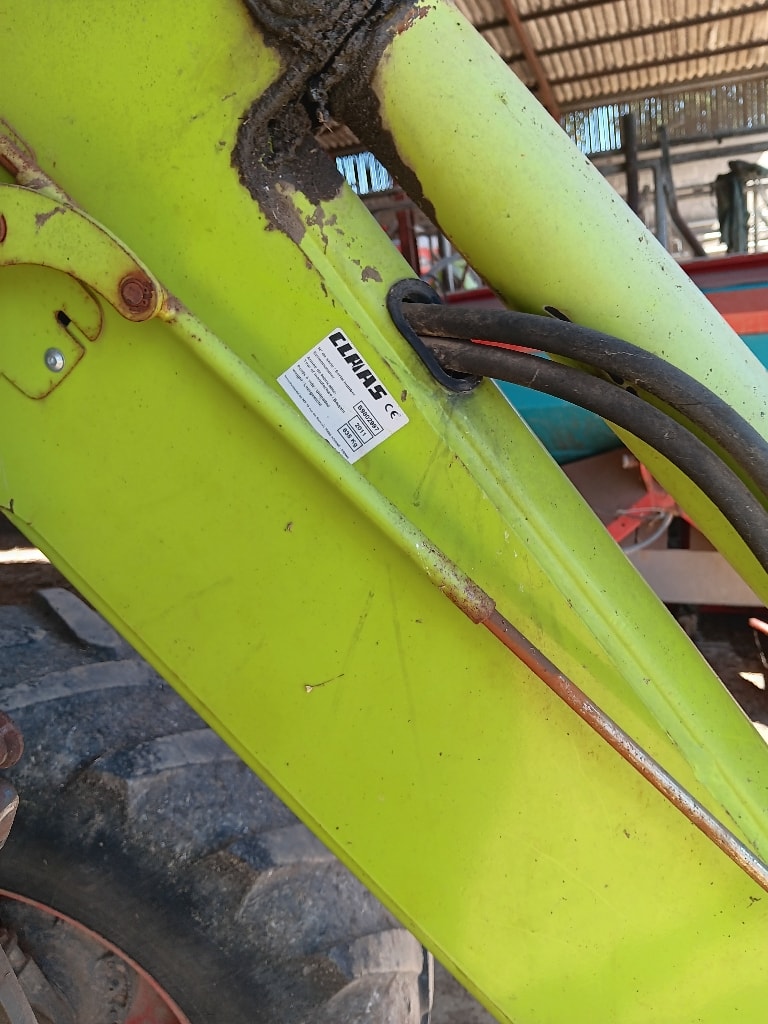Tracteur CLAAS ARION 410 - photo slide 9