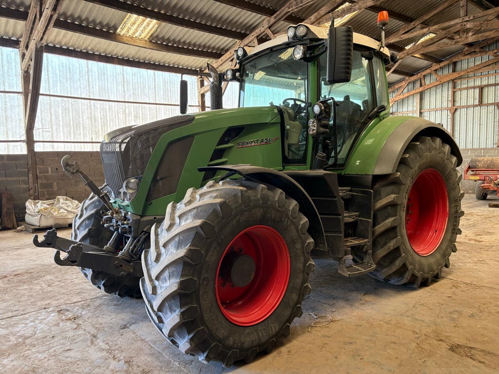Tracteur FENDT 828 SCR PROFI - photo slide 1