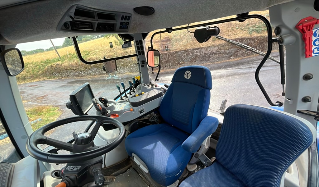 Tracteur NEW HOLLAND T 6 160 dynamic command - photo slide 14