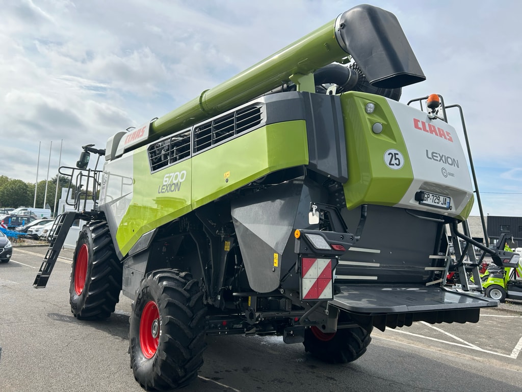 Moissonneuse CLAAS LEXION 6700 - photo slide 5