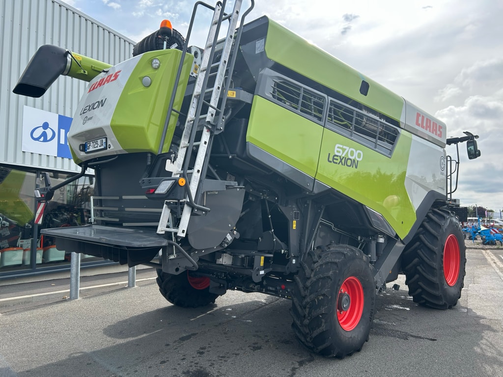 Moissonneuse CLAAS LEXION 6700 - photo slide 7