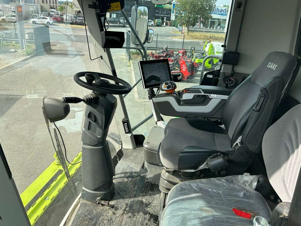 Moissonneuse CLAAS LEXION 6700 - photo slide 9
