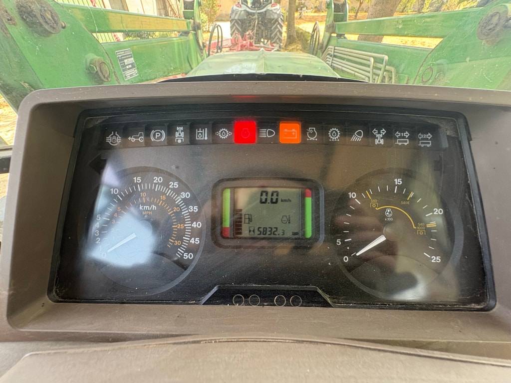 Tracteur chargeur JOHN DEERE 6230 STD - photo slide 22