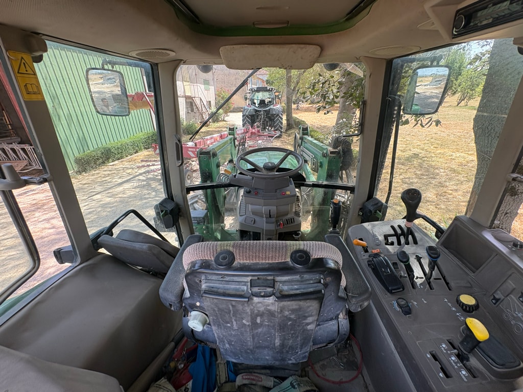 Tracteur chargeur JOHN DEERE 6230 STD - photo slide 24
