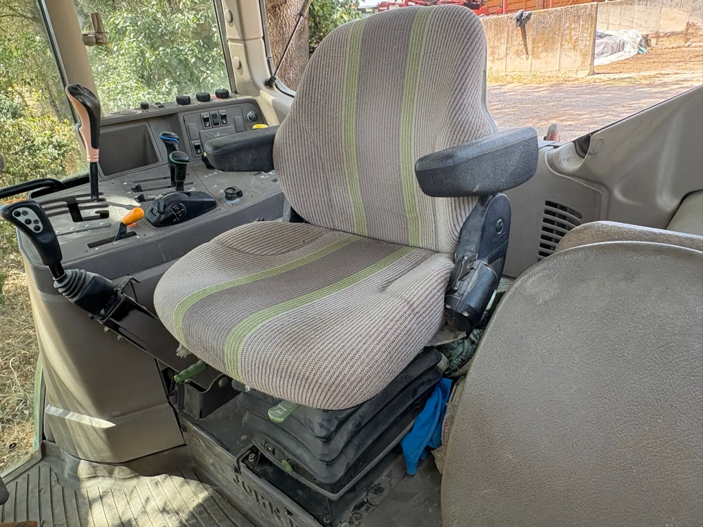 Tracteur chargeur JOHN DEERE 6230 STD - photo slide 9
