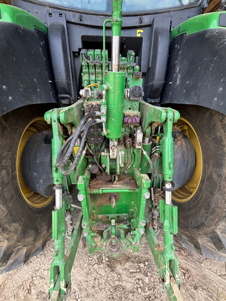 Tracteur JOHN DEERE 6230R - photo slide 9