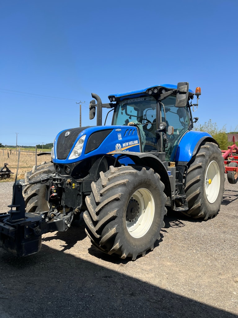 Tracteur NEW HOLLAND T7.245 - photo slide 1