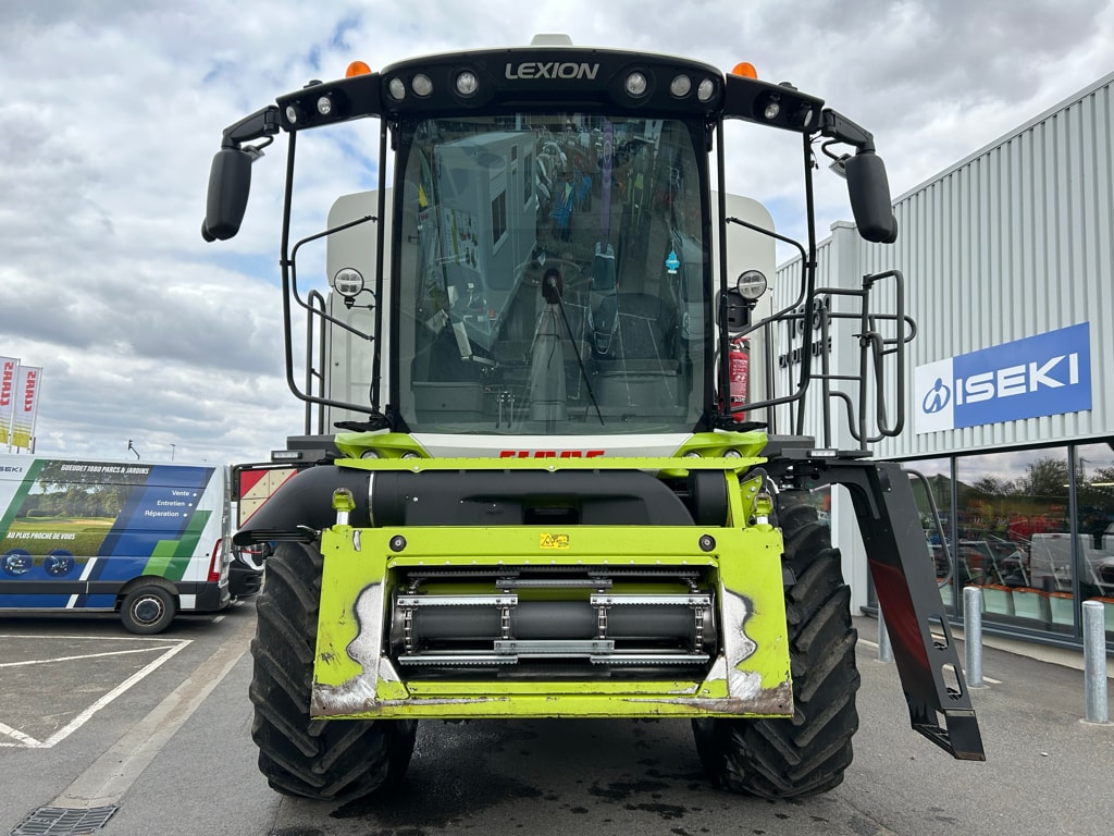 Moissonneuse CLAAS LEXION 7500 4X4 - photo slide 2