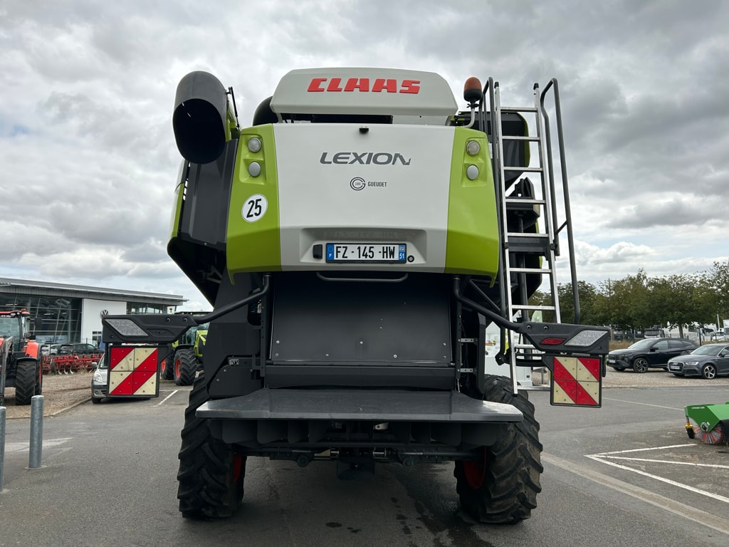 Moissonneuse CLAAS LEXION 7500 4X4 - photo slide 6