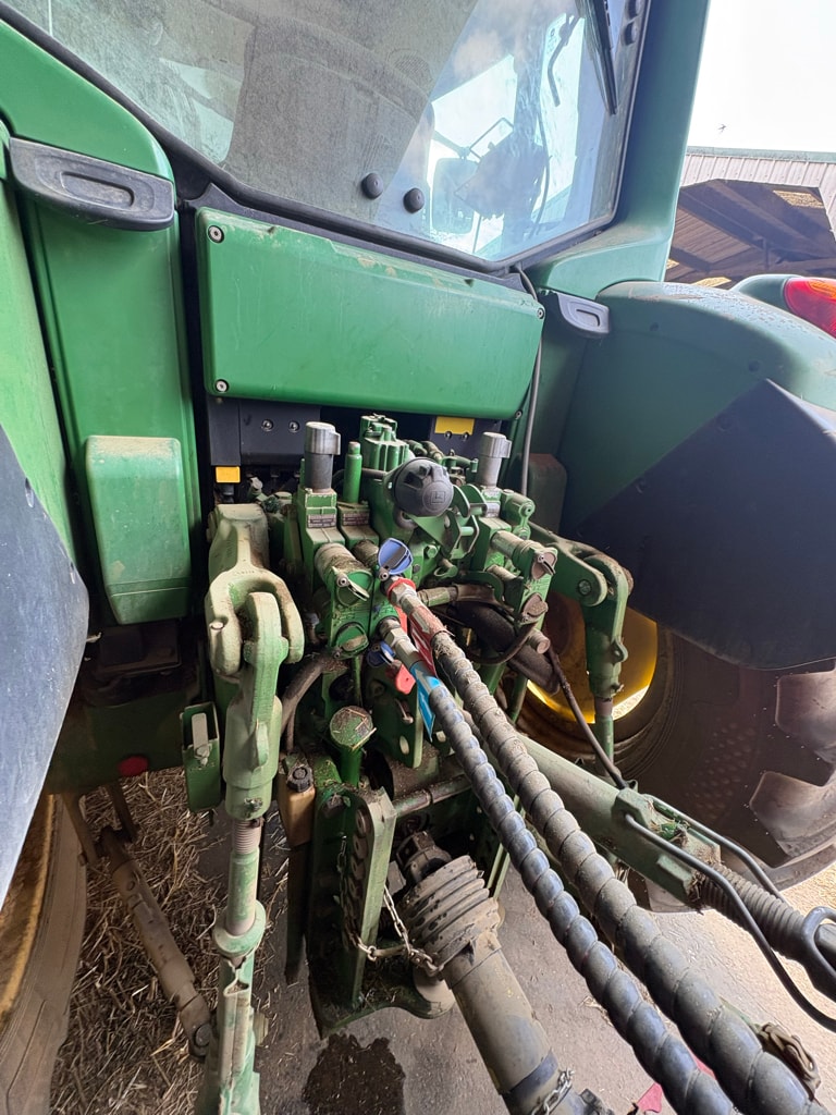 Tracteur chargeur JOHN DEERE 6330 PREMIUM - photo slide 14