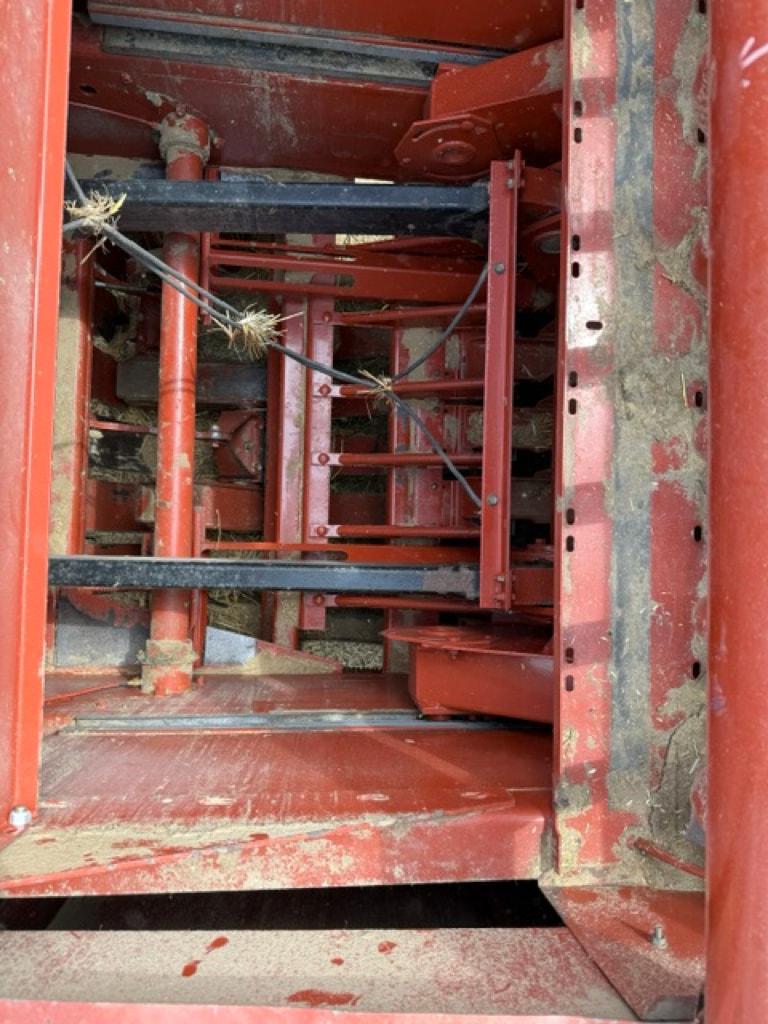 Presse haute densite HESSTON 4790 - photo slide 3