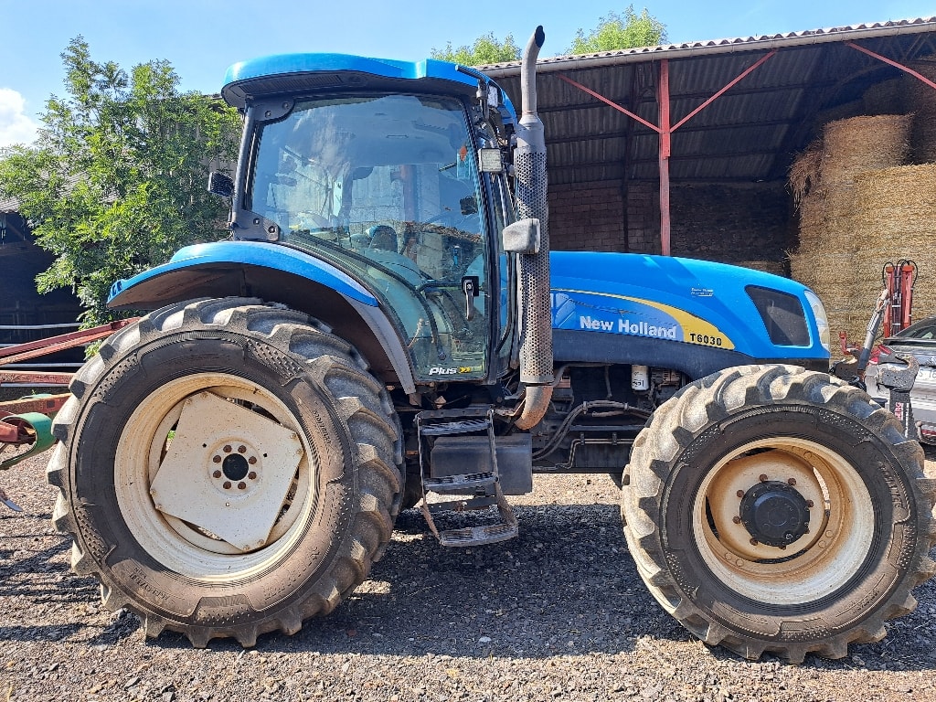 Tracteur NEW HOLLAND T6030 PLUS 6.7L - photo slide 8