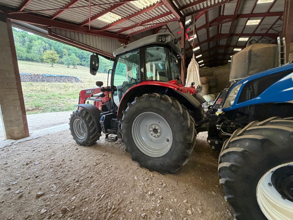 Tracteur chargeur MASSEY FERGUSON 5713 SL DYNA-6 ESSENTIAL - photo slide 3
