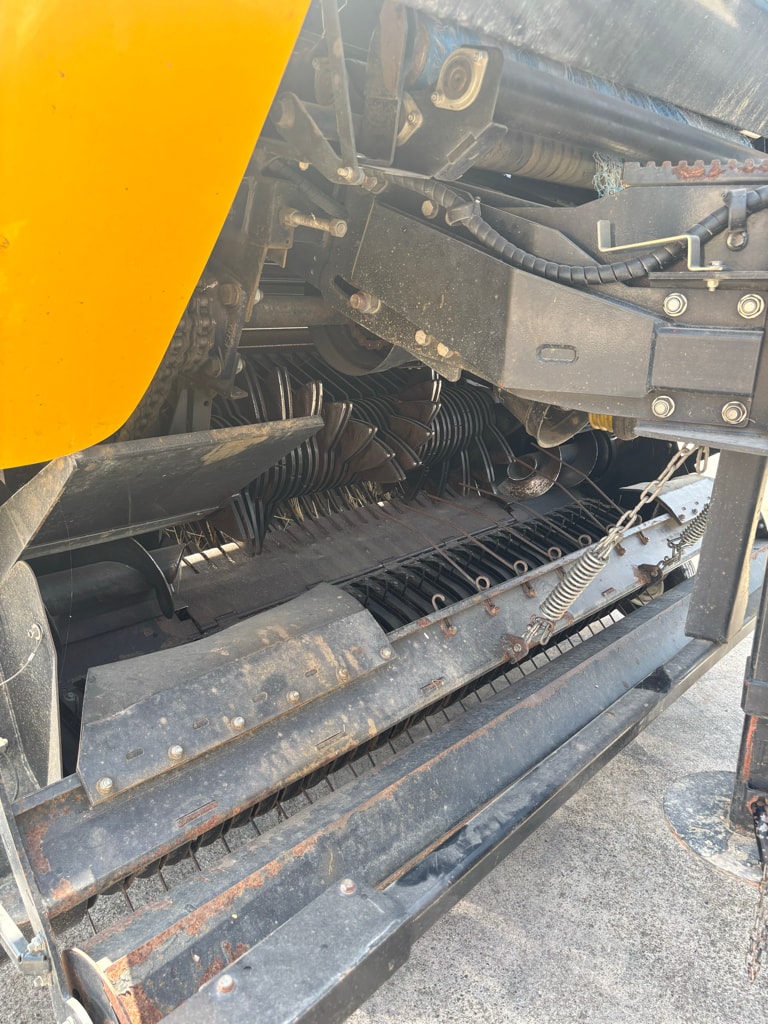 Presse enrubanneuse NEW HOLLAND ROLL BALER 125 COMBI - photo slide 12