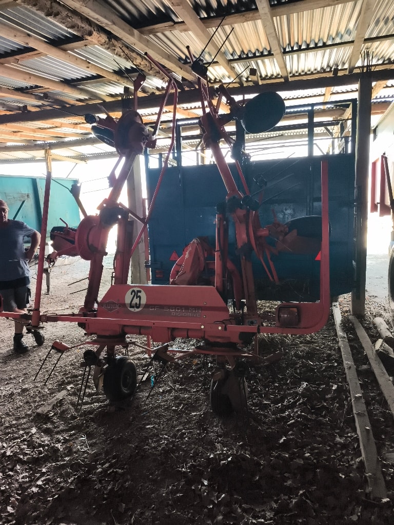 Faneuse KUHN GF 5801 MH - photo slide 2