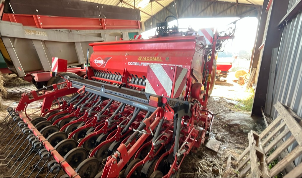 Semoir en ligne KUHN Combiliner sitera 3000 - photo slide 3
