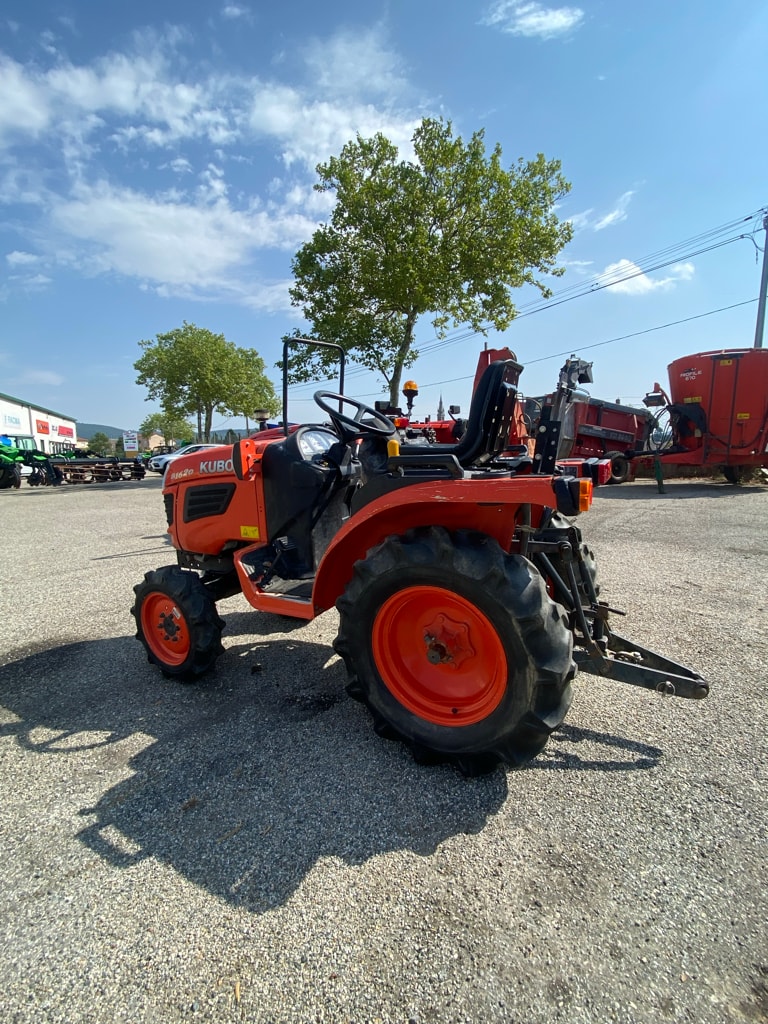 Micro tracteur KUBOTA B1620 - photo slide 2