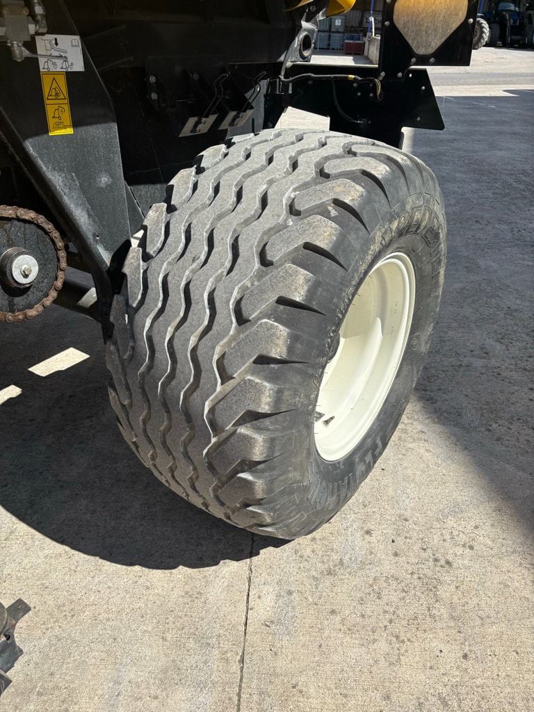Presse balles rondes NEW HOLLAND Rolt belt 180 superfeed - photo slide 8