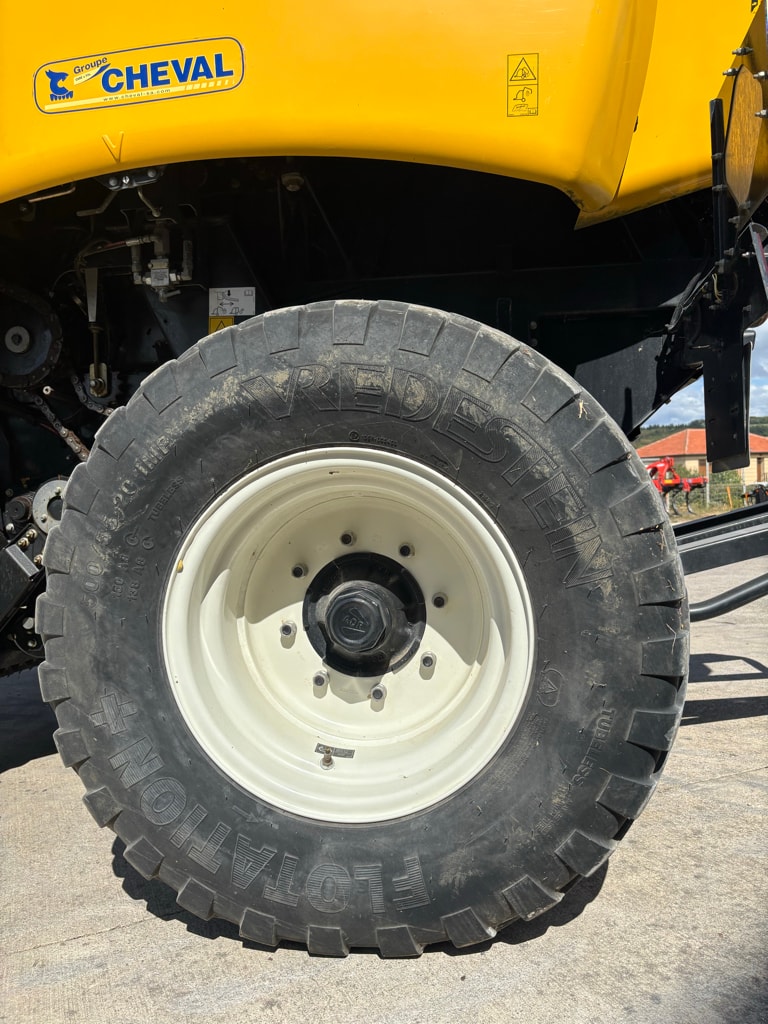 Presse balles rondes NEW HOLLAND Rolt belt 180 superfeed - photo slide 9