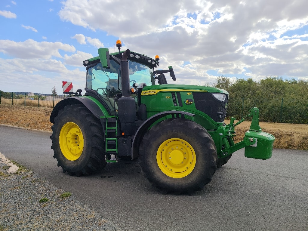 Tracteur JOHN DEERE 6R250 - photo slide 5